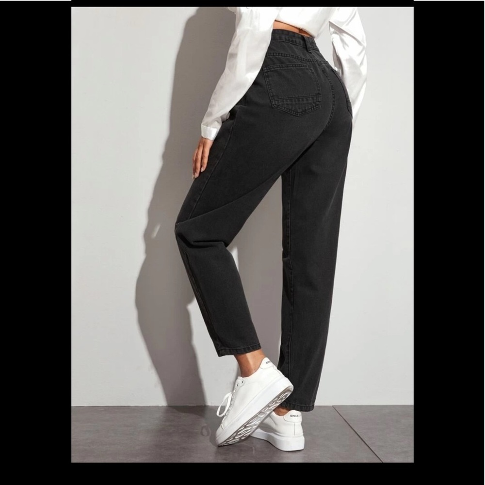 High Rise Mom Jeans - Picture 4 of 5